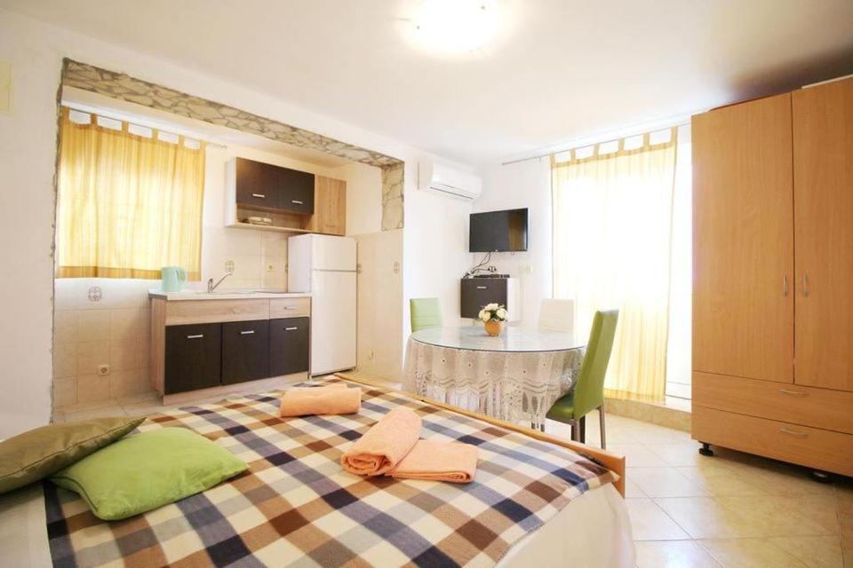 Apartmani L&Z ペトルチャネ エクステリア 写真
